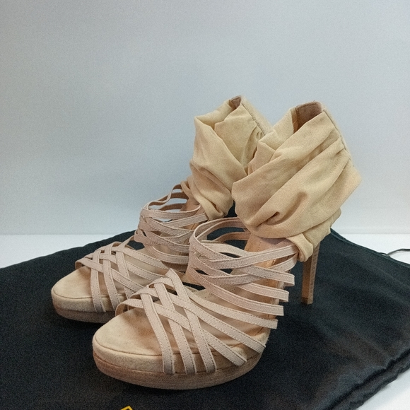 FENDI STRAPPY SANDALS - Picture 1 of 17